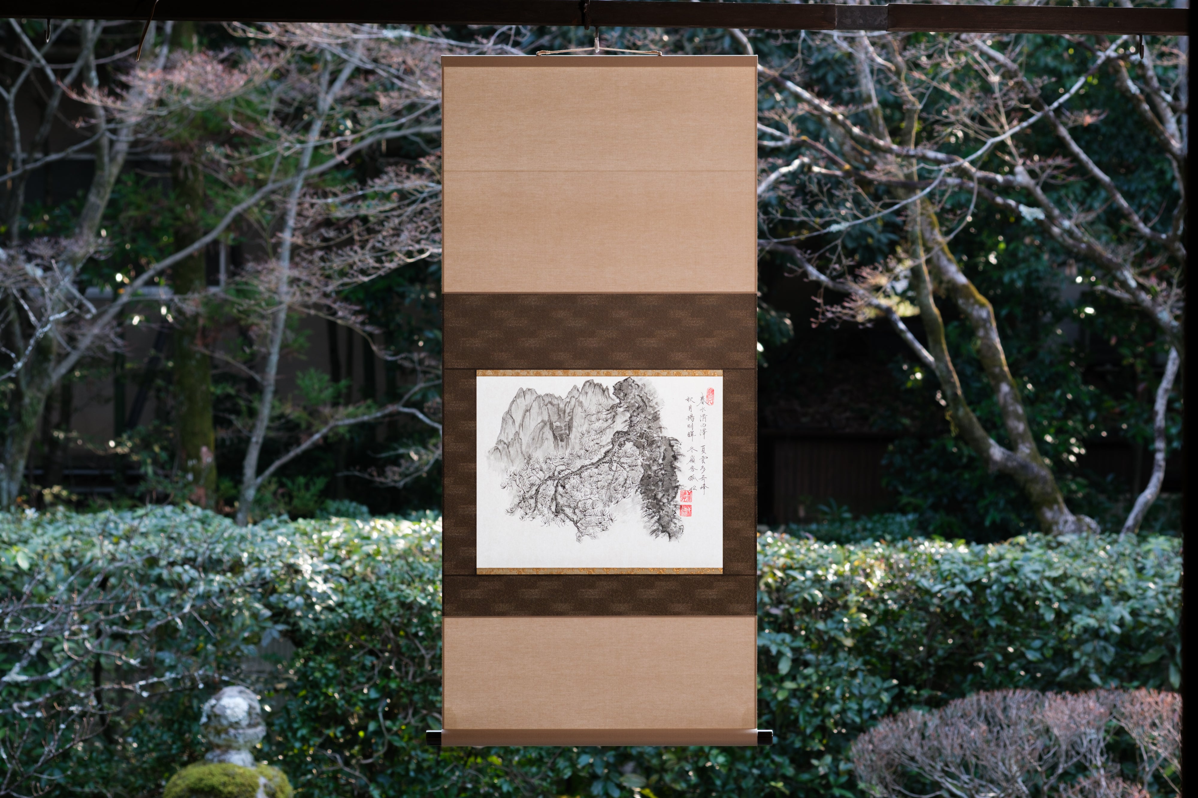 掛け軸・水墨画「春水満四沢 夏雲多奇峰 秋月揚明輝 冬嶺秀孤松