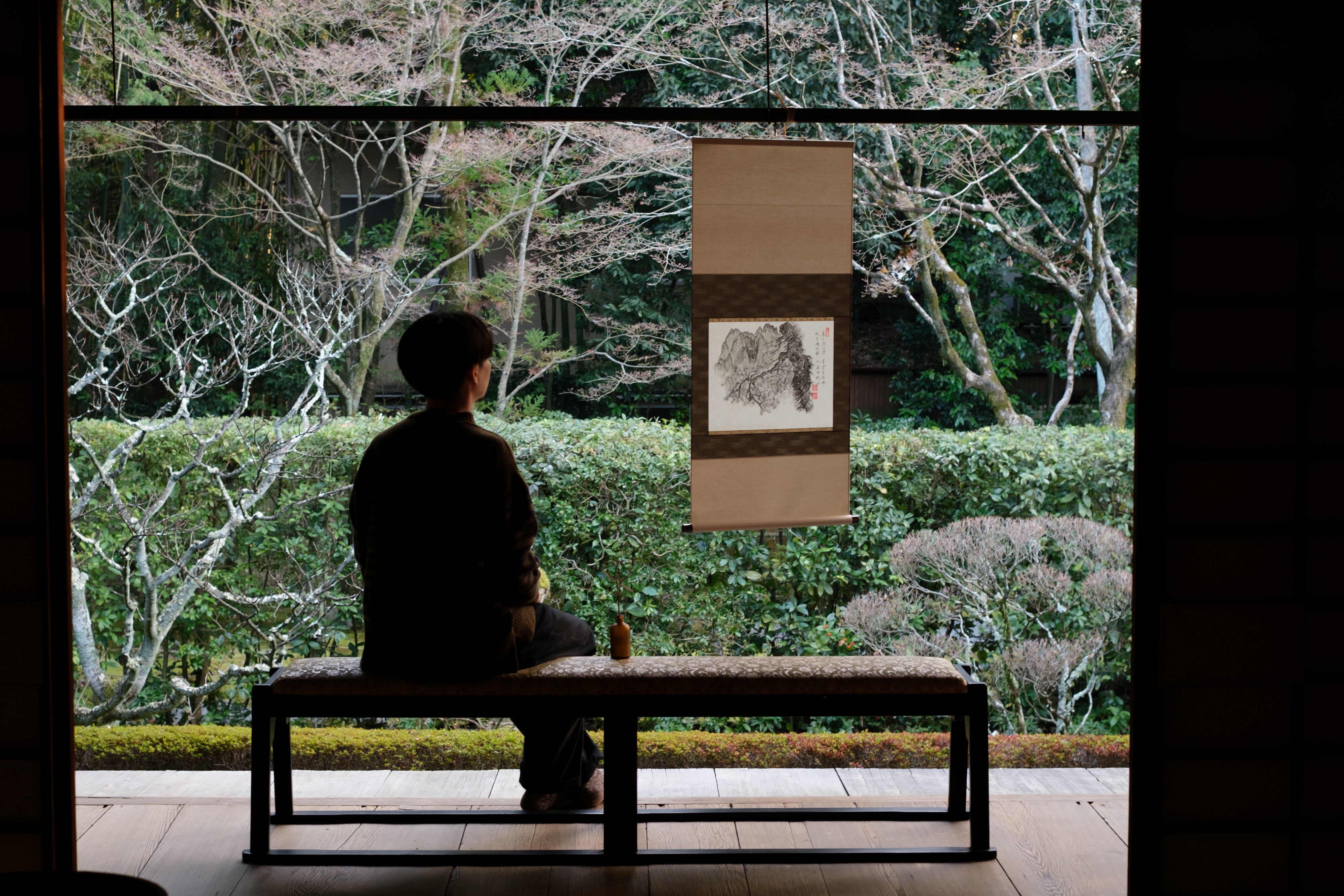 掛け軸・水墨画「春水満四沢 夏雲多奇峰 秋月揚明輝 冬嶺秀孤松